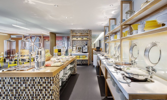 Taman Jubilee Hotel | Experience MÙ Hotel: Wheelchair Accessible & Family-Friendly