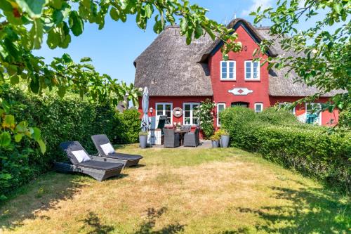 Wrixum Apartment | Discover Mühlenhaus Teil 1: Oceanfront Pet-Friendly Retreat