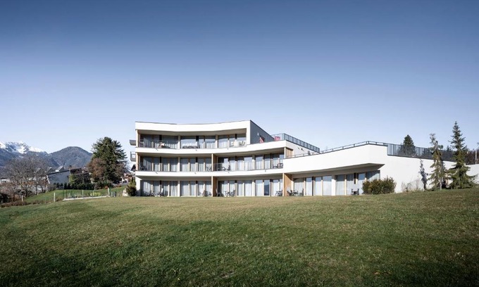 Naz Apartment | Explore Mühlwaldhof Appartement with Ocean View Amenities