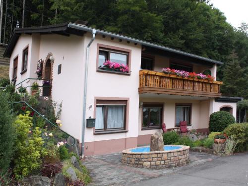 Mullenborn Apartment | Relaxing Mountain View Apartment in Mullenborn Garden