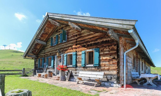 Lofer Ski Chalet | Discover Müllerkaser: Top-Rated & Family-Friendly Stay