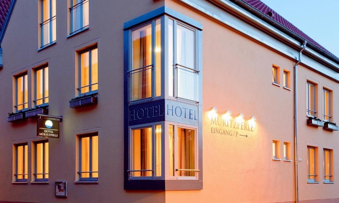 Muritz Hotel | Unique Müritzperle: Family-Friendly with Hot Tub & Kitchen