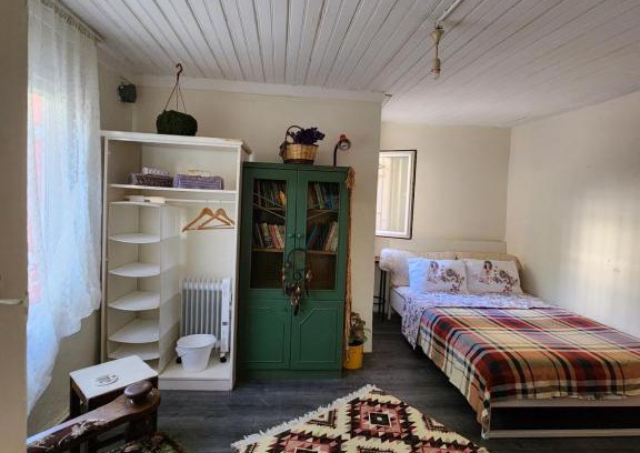 Rasimpasa House | Cozy Room in Müstakil Küçük Ev with Kitchen Access