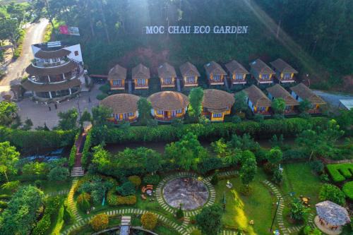 Moc Chau Cabin | Serene Mộc Châu Eco Garden Resort with Oceanfront Pool