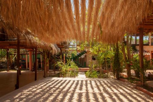 San Pedro Pochutla House | Pet-Friendly Marea Viva: Highly Rated Retreat Awaits