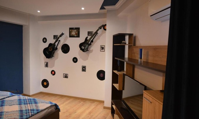 Calea Sever Bocu Apartment | Top-Rated M@D Music Apartment: Pet-Friendly & Accessible Stay