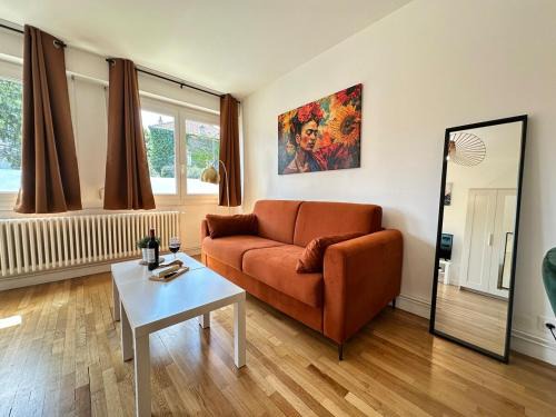 Devant-les-Ponts Apartment | M Lorry Frida cosy au rdc avec balcon proche Metz