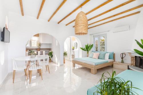 Vourvourou Villa | Experience m&m: Guest Rated 9.6, Pet-Friendly Retreat