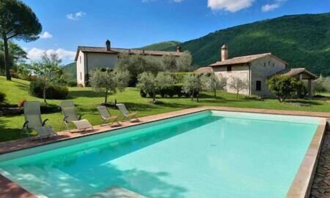 Montelaguardia Villa | Discover M&M Holiday House in the Heart of Italy