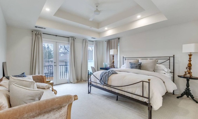 Greenland Hills House | Experience M Streets Beauty: Top-Rated Hotel with Hot Tub