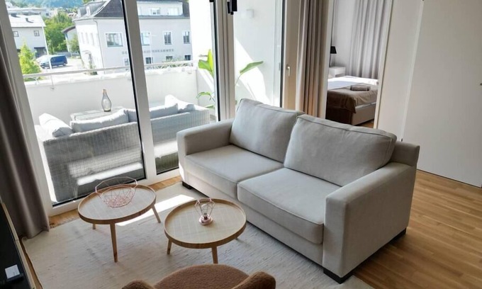 Gmunden Apartment | Modern 3 BR Apartment with Balcony & Lake View Amenities