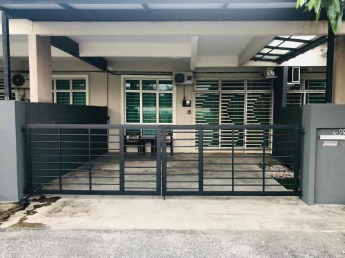 Kuantan House | Relaxing M2H Homestay with Private Beach & Ocean Views