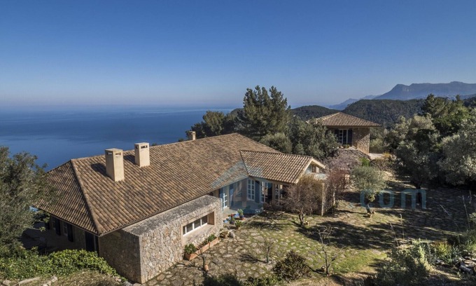 Banyalbufar Villa | Discover Villa Maracanda: Pet-Friendly Paradise in Banyalbufar