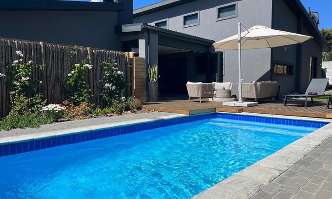 Somerset West Apartment | Oceanfront Escape at Maîté Iphupho - Rated 10/10