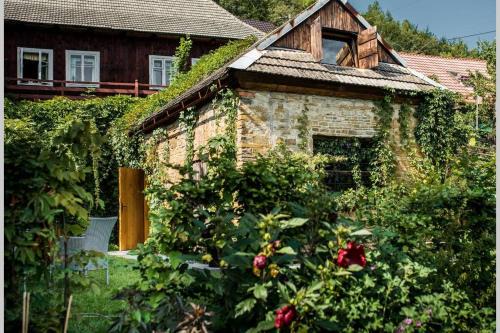 Lanckorona Ski Chalet | Discover Mała Kuźnia: Pet-Friendly with Top Guest Ratings
