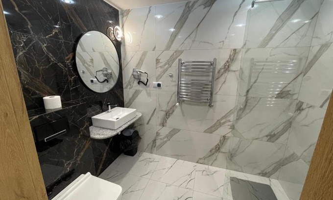 Podzamcze House | Guest Rated 10/10 at Mały Książę with Hot Tub & Breakfast