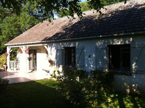 Le Gue-de-Longroi House | Discover Ma Demeure: Pet-Friendly Stay with Breakfast Included