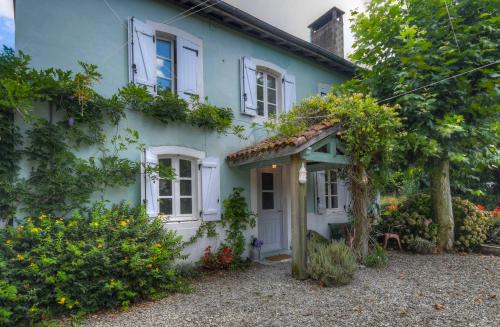 Autevielle-Saint-Martin-Bidere House | Experience Comfort at Maison de la Riviere - 4-Star Stay