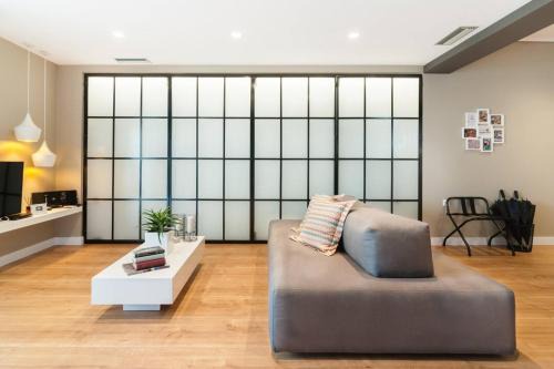 Ano Patisia Apartment | Elegant Ma Maison Nο 2: Central Suite with Parking & Fast Wi-Fi