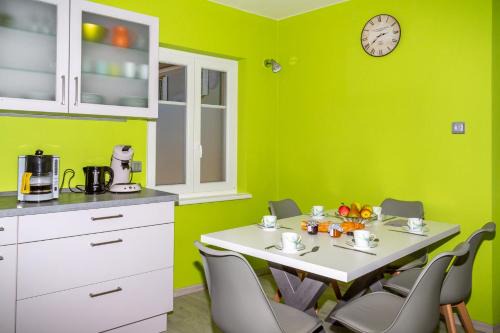 Griesheim-pres-Molsheim House | Independent Maison for 6 with Spacious Courtyard and High Rating