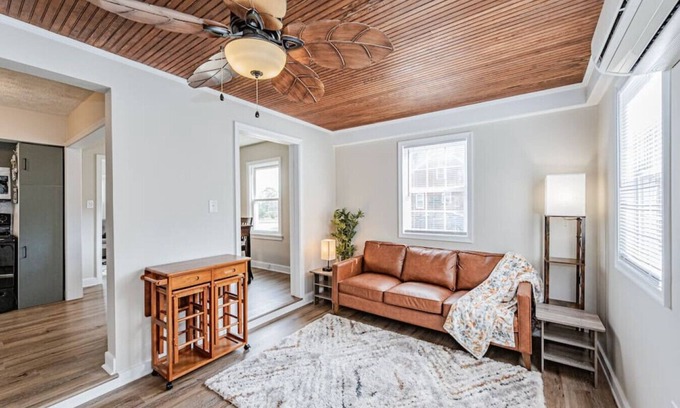 Providence Forge House | Discover Ma's Cozy Cape: A Tranquil Retreat for All