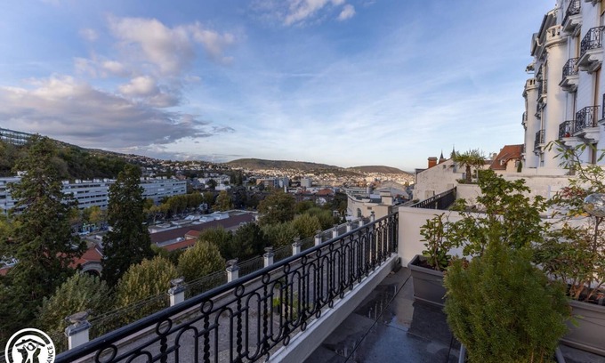 Royat Apartment | Discover Ma Terrasse: Ideal City Break in Royat