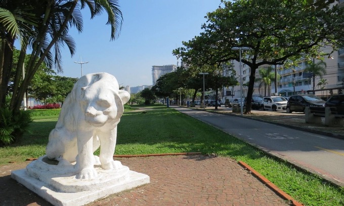 Gonzaga Apartment | Oceanfront Escape: Pet Friendly & Ocean View in Santos