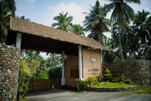 Wellington Hotel | Relaxing Maayaa Riverside Villas & Suites with Pool Access