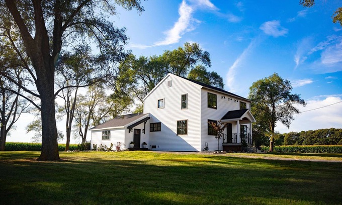 West Middleton House | Explore Mabel and Harry's: Modern Country Guest House