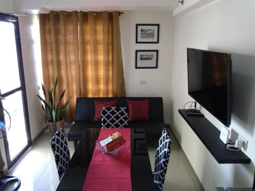 Mabolo Apartment | Relaxing Mabolo Garden Flats with Pool and Ocean View