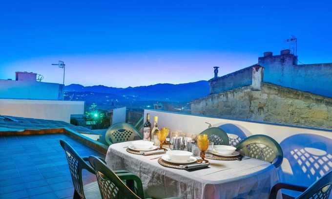 Campanet Apartment | Scenic Maca Sol: Family-Friendly Mountain Retreat Awaits