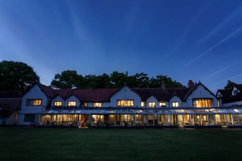 Woodbank Hotel | Relax at Macdonald Craxton Wood Hotel & Spa: Pet Friendly Escape