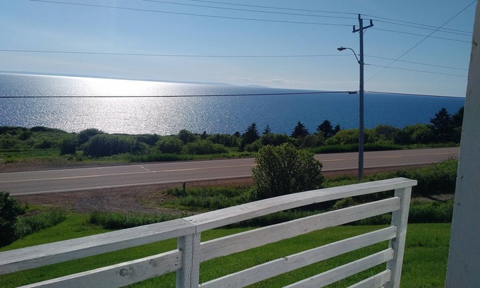 Creignish House | Pet-Friendly Escape at MacEachern 19th Hole Celtic House