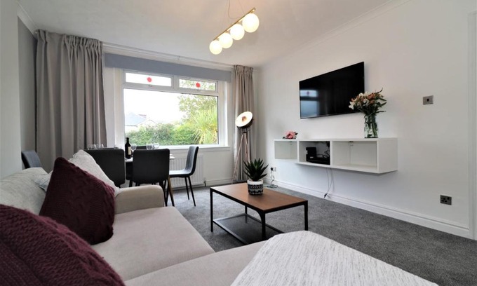 Bellshill House | Pet-Friendly Getaway at Macintosh Lower with Family Amenities