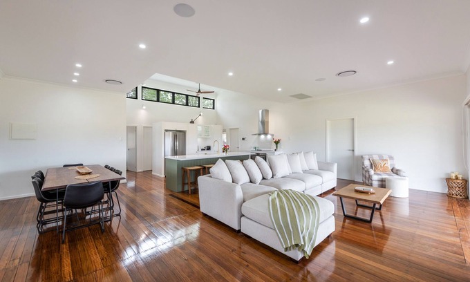 Gulmarrad Apartment | Unique Maclean Farmstay: Pet-Friendly Beach Retreat