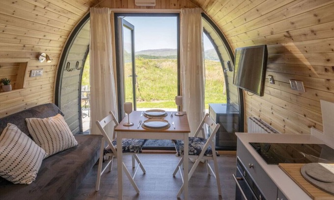 Taynuilt Cabin | Cozy Lake View Pod for Two - Highly Rated at 8.8/10