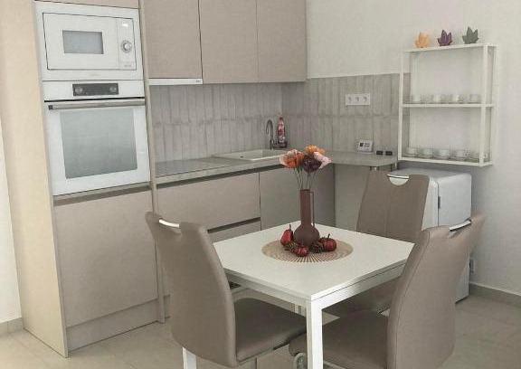 Gyor Apartment | Impeccable Stay at Madách Lakás - Family-Friendly Oasis