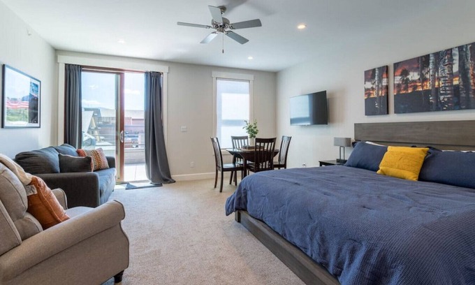 Grand Lake Apartment | Elevated Escape: Mad Moose Retreat Condo with Lake View