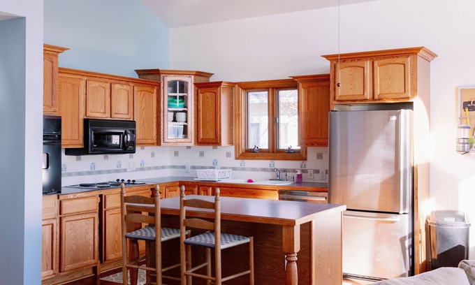 Lakeview House | Relaxing Lakefront Retreat at Mad River Mountain & Ohio Caverns