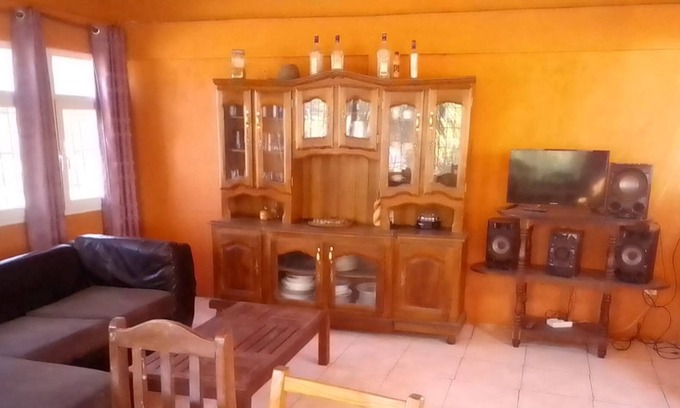 Toliara Bed & Breakfast | Double Furnished Rooms in Beautiful Madagascar Tulear