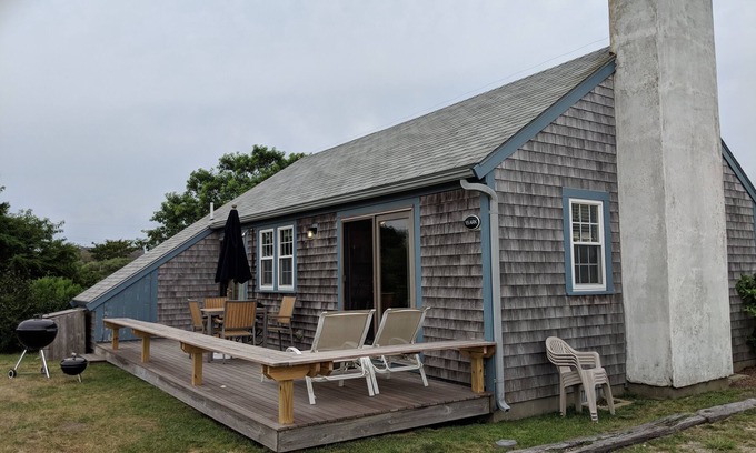 Madaket House | Cozy Madaket Retreat: 3BR, Steps to Beach & Ocean View