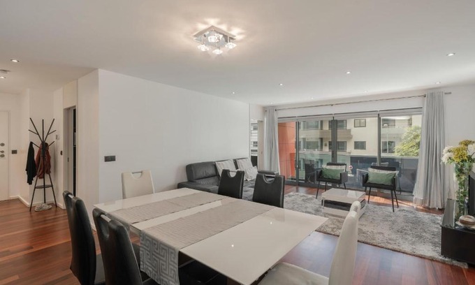 Santo Antonio Apartment | Family-Friendly Retreat at Madalenas XXI by An Island Apart
