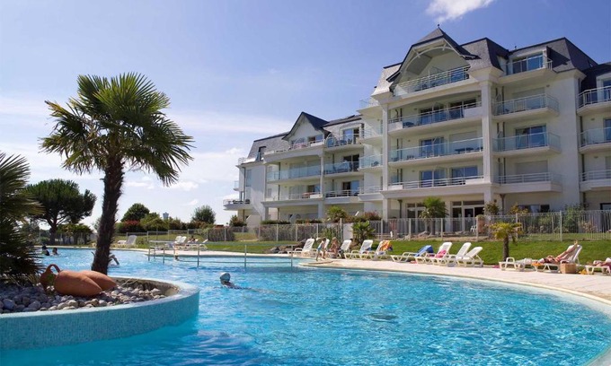 L'Aiguillon-sur-Vie Apartment | Cozy Getaway at Madame Vacances Les Appartements de Fontenelles