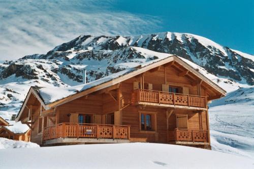 Bergers Ski Chalet | Discover Madame Vacances Les Chalets de l'Altiport Retreat