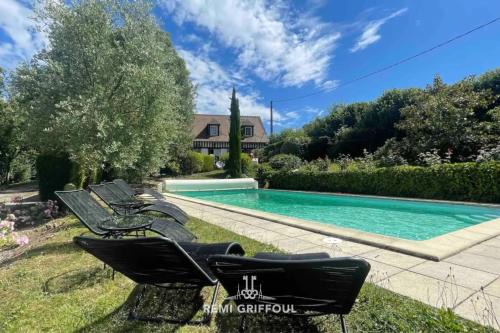 Barneville-la-Bertran Villa | Discover Maddalena: Idyllic Villa with Pool & Pet-Friendly