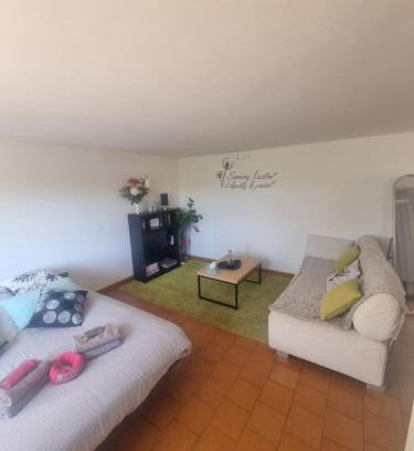 Carnoux-en-Provence Apartment | Oceanfront Retreat: MADE IN PROVENCE near Cassis, Rated 8.8