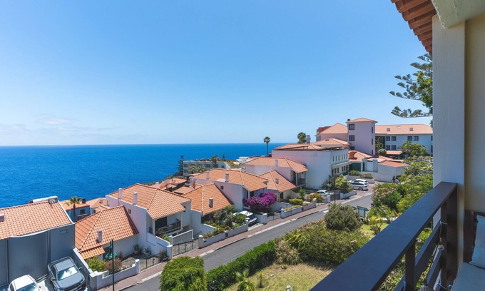 Canico Apartment | Idyllic Madeira Ocean View with Spa and Family Amenities