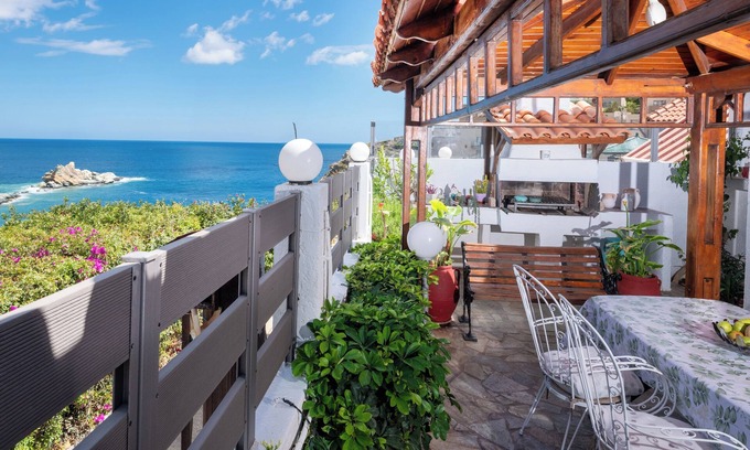 Agia Pelagia House | Mades Gogos house in Lygaria 3 min walk from the beach