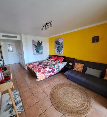 Gros Raisins Apartment | Idyllic Oceanfront Getaway at Madininappart with Pool