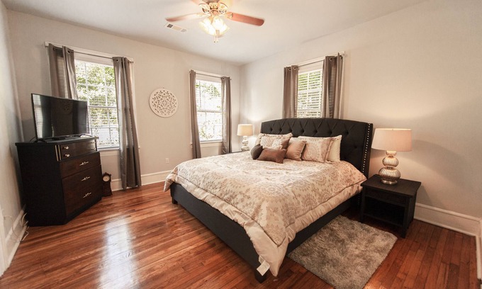 Montgomery House | Madion Retreat: Ocean View Getaway for Up to 10 Guests